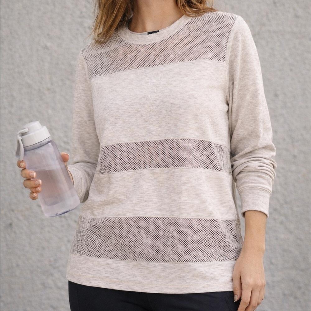 Yogalicious gray athletic top Mesh Panel Sweatshirt Size Large!